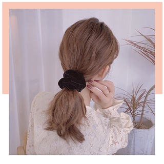 Cột tóc Scrunchie nhung mịn Tiểu thư kiêu sa
