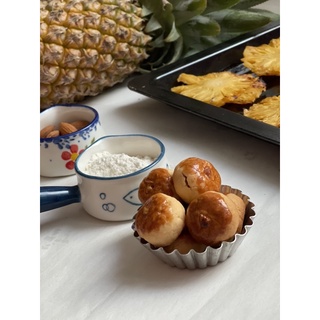 Bánh dứa hạnh nhân