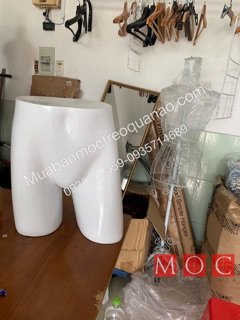 Manocanh mông nam