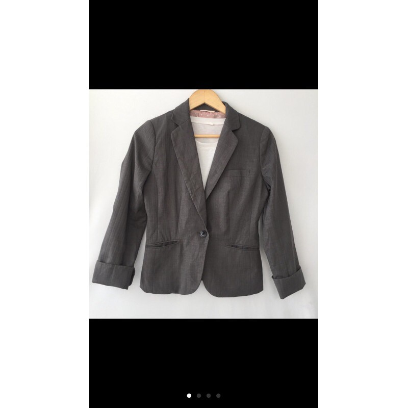 Sale Blazer form ngắn xinh xắn mớ.mi cen