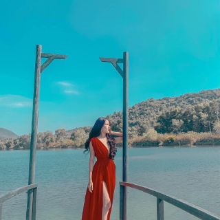 Đầm maxi vàng đỏ phối lưới ngực