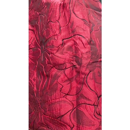 Váy hoa dập nổi