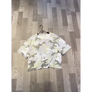 Áo croptop rằn ri nữ