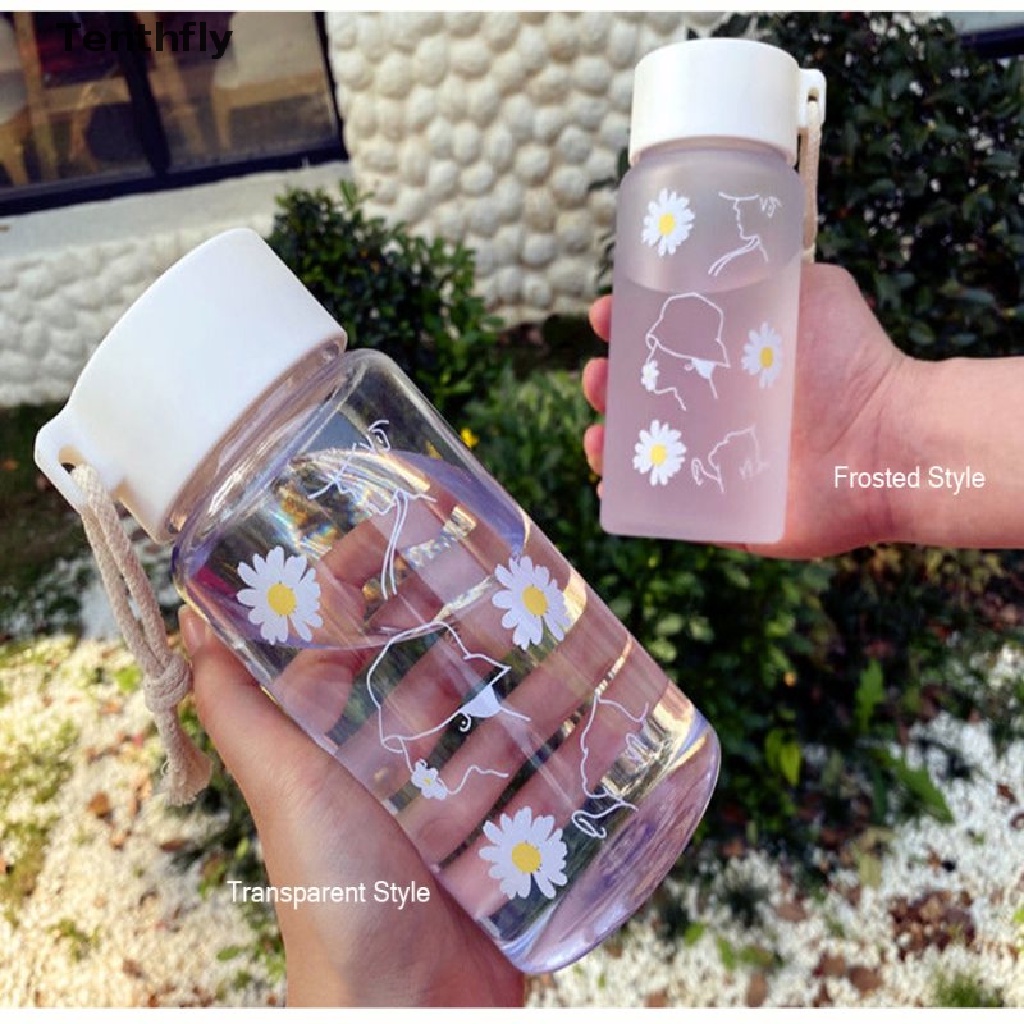 Bình đựng nước bằng nhựa trong suốt 500ml họa tiết hoa cúc nhỏ gọn tiện dụng mang theo du lịch