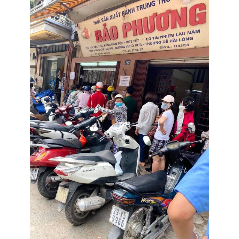 Bánh Trung Thu truyền thống Bảo Phương xếp hàng. Bán quanh năm. Uy tín 60 năm
