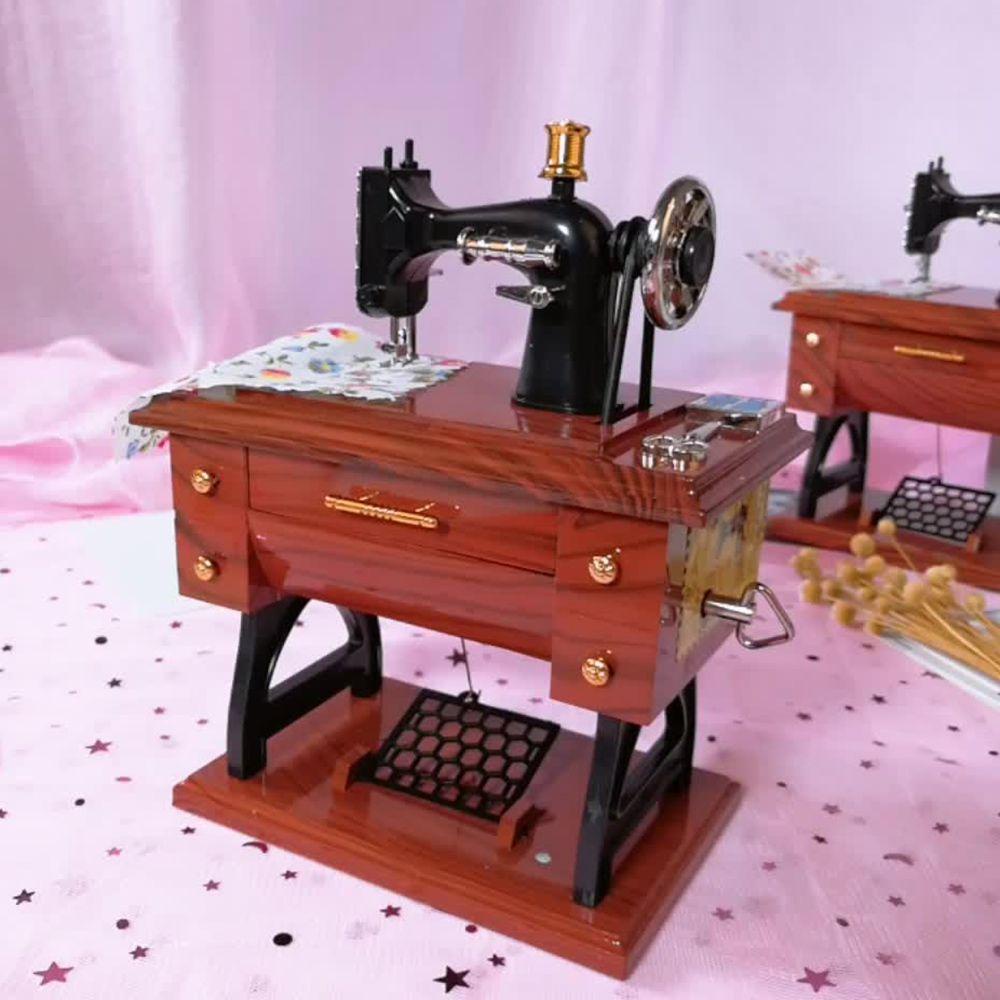 Hộp Nhạc Cơ Học Mini 24 Trang Trí Bàn May Vá Tiện Dụng