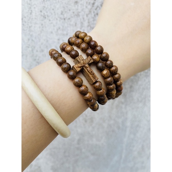 Chuỗi vòng đeo tay mix thánh giá trầm tốc cho khách Công Giáo