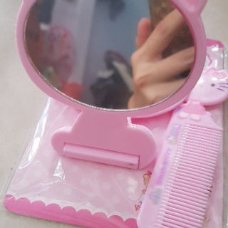 Gương kèm lược Hello kitty