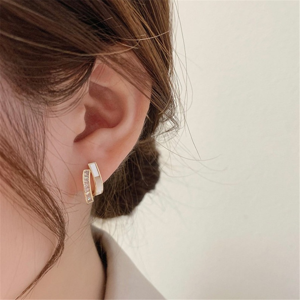 Khuyên tai Yanqueens S925 kiểu vỏ sò đính kim cương tinh tế thời trang Hàn Quốc làm quà tặng cho nữ