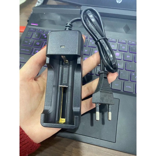 Bộ sạc pin 18650 đa năng