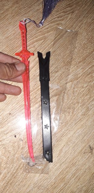 Mô hình 1 thanh gươm trang trí bằng nhựa dài 22cm