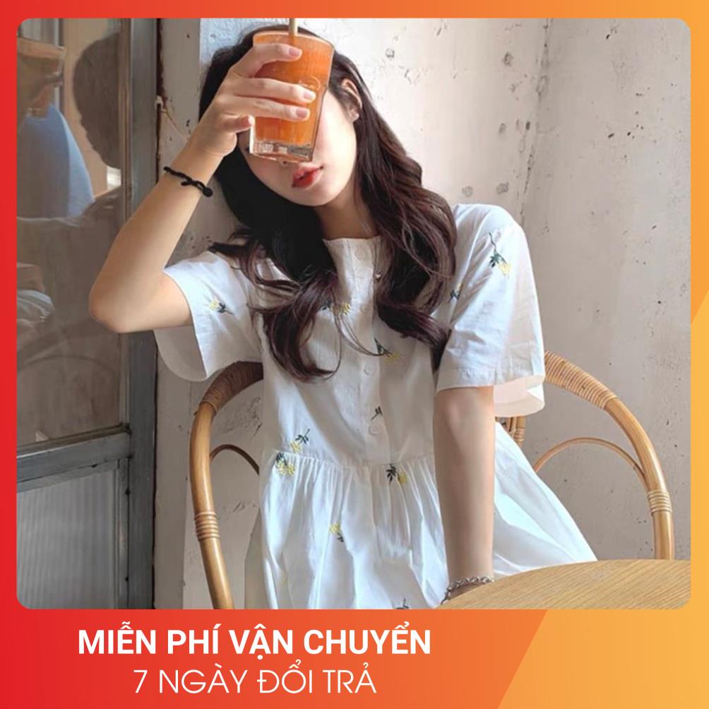 Đầm Cúc Dọc Hoa Nhí Tay Lỡ 24AP Nữ [FREESHIP] 🌸 Váy trắng form suông rộng bánh bèo tiểu thư phối cổ thuyền Ulzzang 🌸 | BigBuy360 - bigbuy360.vn