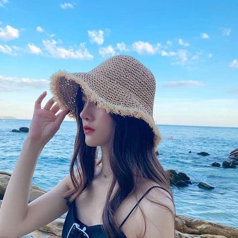 Mũ cói đi biển Cloche viền tua rua vành rộng - kiểu mũ chuông