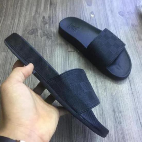 Dép lê LV cao su vân caro cực sang