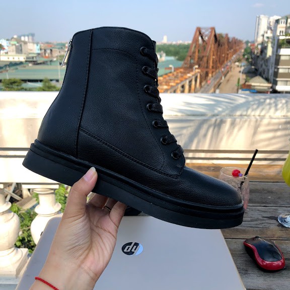 Boot cao cổ ulzzang  Meimei T8.13 Giày cao cổ nữ dạng bốt đế bằng chất liệu da PU có khóa kéo sau boots | WebRaoVat - webraovat.net.vn