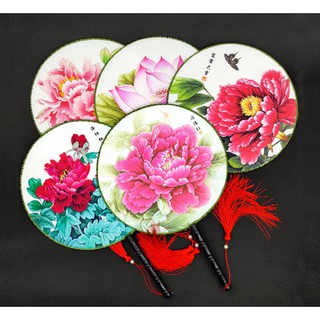 Quạt cổ trang tròn vài dày có họa tiết