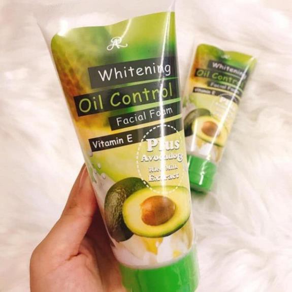 Review sữa rửa mặt bơ Thái Lan Aron Whitening Oil control