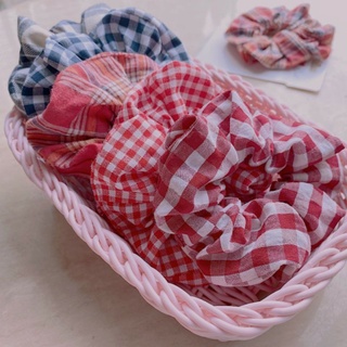 Scrunchies cột tóc caro