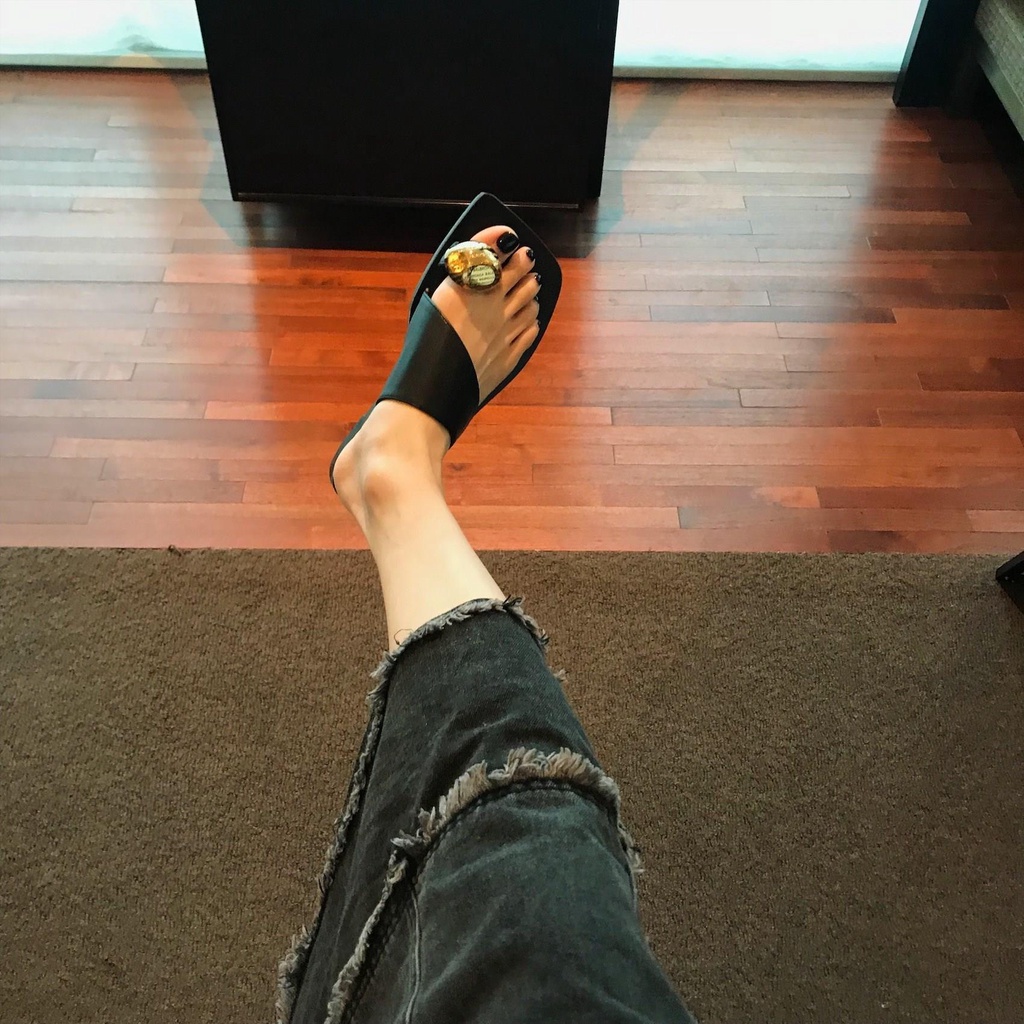 Boccalook Giày Sandal Đế Phẳng Mũi Vuông Khóa Kim Loại Cá Tính Cho Nữ