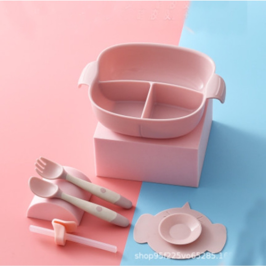 Khay ăn dặm silicon 3 ngăn có đế lót hạn chế lật đổ an toàn cho bé