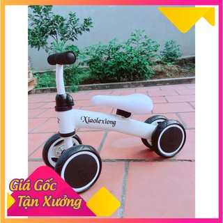 Xe chòi chân 4 bánh tự cân bằng cho bé