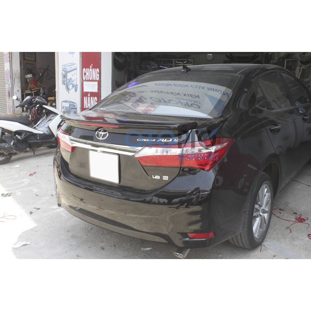 Đuôi gió có đèn Corolla Altis 2017