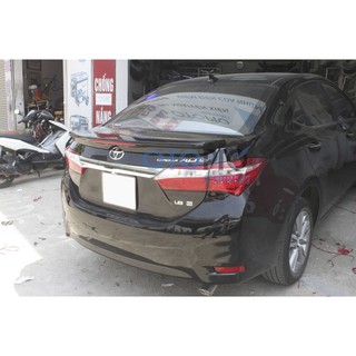 Đuôi gió có đèn Corolla Altis 2017