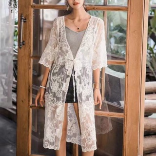 Áo khoác lưới hoa hồng đi biển form dài