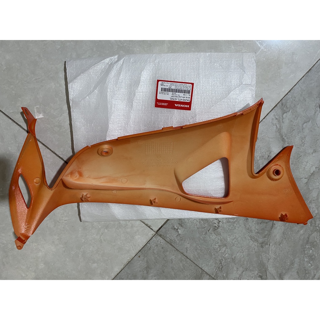 Bộ ốp yếm bên phải - yếm trong HONDA WAVE RS REPSOL. 64200KTL670ZL
