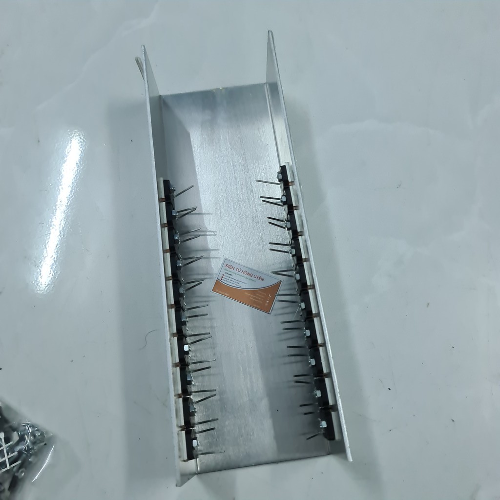 Combo Hộp nhôm giải nhiệt dày 2 li + 20 con D718 + ốc bắt sò D718. Linh kiện làm máy 2 vế c chung 20 - 22D718