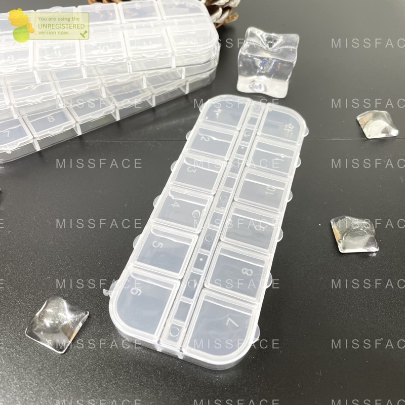 Hộp dài bật nắp đựng đá  12 ô có nắp đậy ( màu trắng )