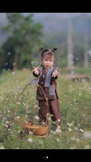 Bà ba nâu cho bé