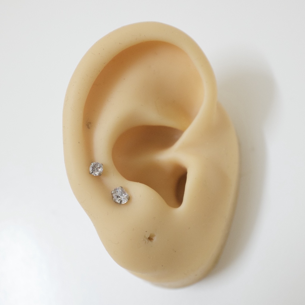 Khuyên Tai Titan 2 Đầu Đá Tròn Unisex Màu Bạc Đuôi Bi Không Gỉ Sét Không Ngứa Bông Tai Julies Box 66