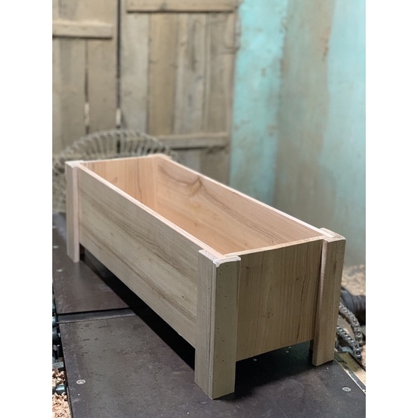 Chậu trồng cây hình chữ nhật  , gỗ tự nhiên / dài 70cm , rộng 25cm , cao 25cm
