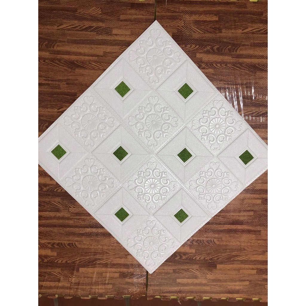 XỐP DÁN TƯỜNG KIM TUYẾN 70X70 CM