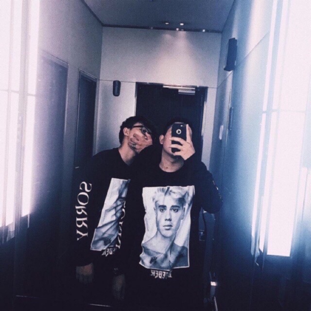 Áo Justin Bieber Sorry của H&M