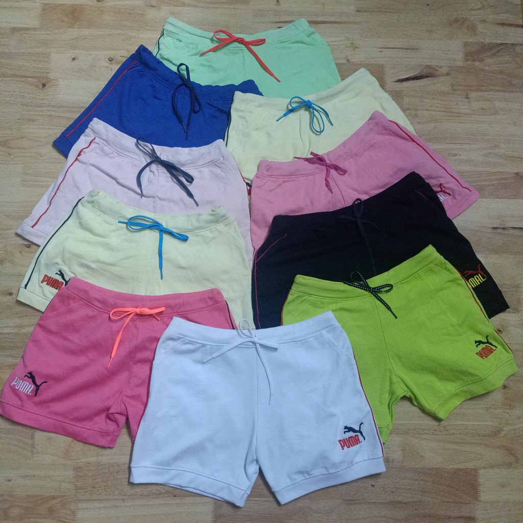 Quần short nữ thêu chữ lưng cao co giãn