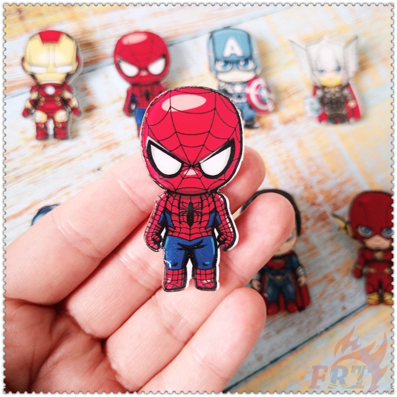 Ghim cài áo nhựa acrylic phong cách hoạt hình DC Marvel 8 phong cách tùy chọn