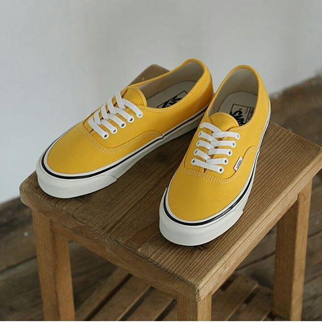Giày Vans Authentic vàng