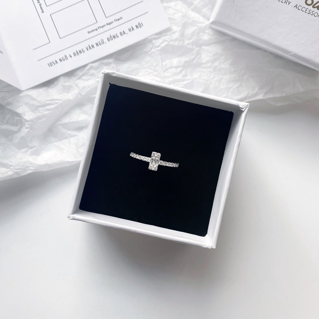 Nhẫn bạc nữ Miuu Silver, nhẫn nữ đính đá hình chữ nhật xinh xắn Livia Ring
