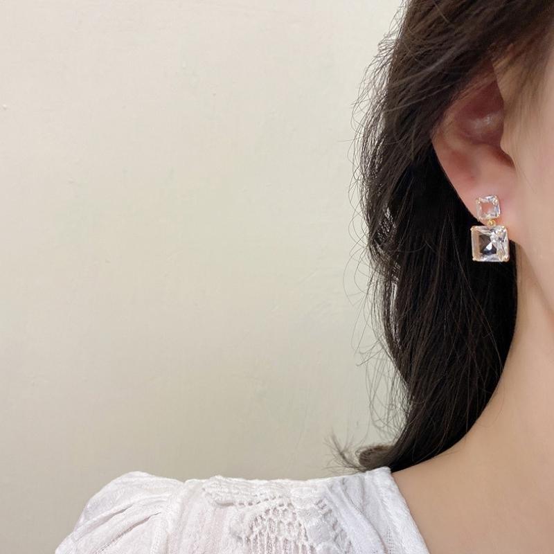 Bông tai pha lê vuông chuôi bạc 925 cao cấp dành cho nữ VV56