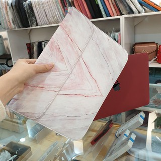 Bao da macbook ngựa hồng