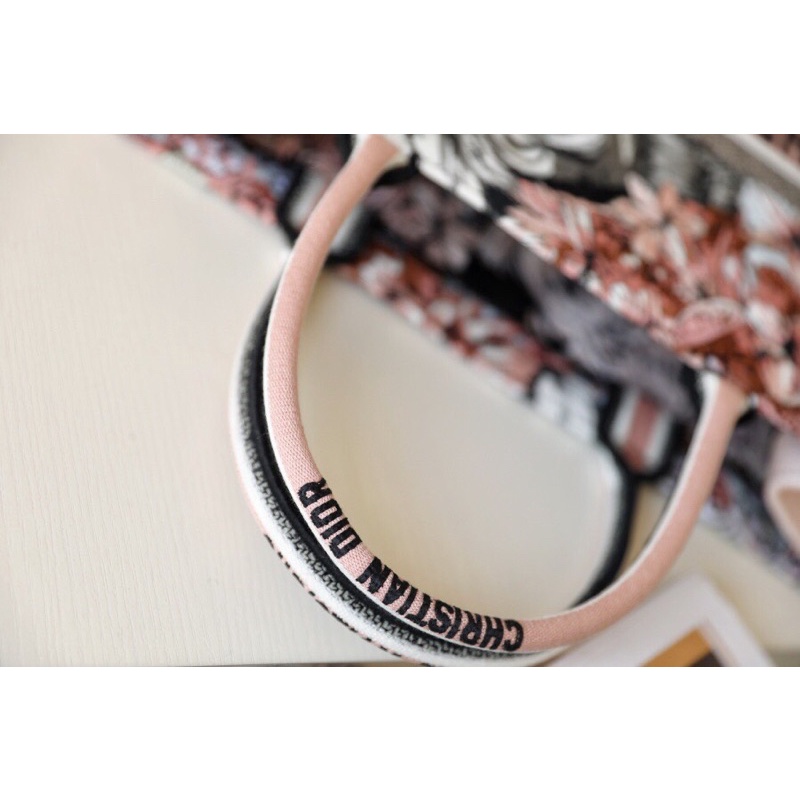 Túi xách Diỏr book tote thêu hàng sc có nhận thêu tên sz 41