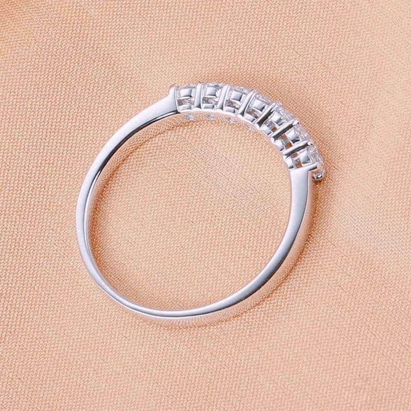 Nhẫn nữ , nhẫn nữ bạc ta, đính kèm bởi 7 viên đá 3mm, sáng lấp lánh