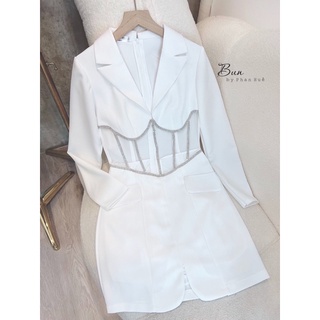 Váy cổ vest phối eo lưới đá