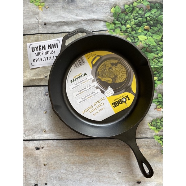 Chảo lodge 33.6cm đáy hình gà tây