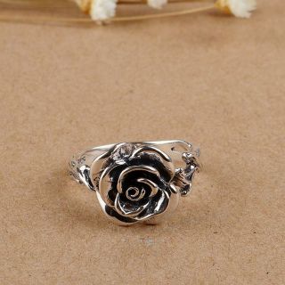 Nhẫn hoa hồng bạc thái
