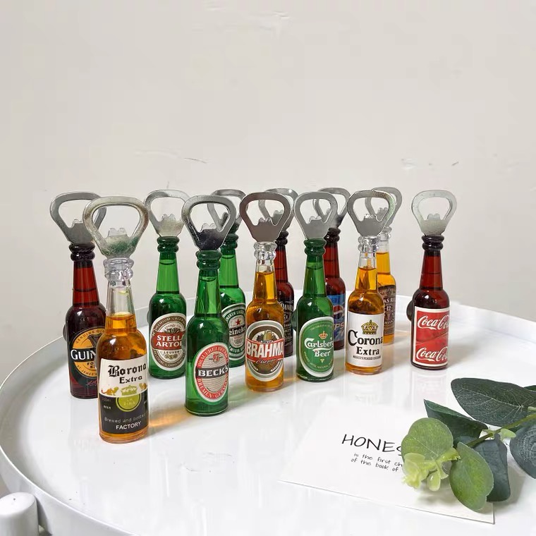 Dụng Cụ Hỗ Trợ Mở Nắp Chai Bia Gắn Nam Châm Siêu Tiện Lợi