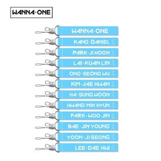 Strap, nametag Wanna One xả lỗ