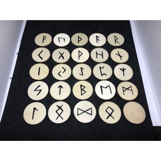 Bộ kí tự Rune gỗ